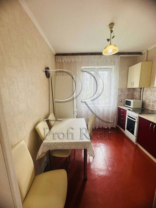 Продаж 2к. Троєщина. п-т Червоної Калини ( Маяковського) 7А.