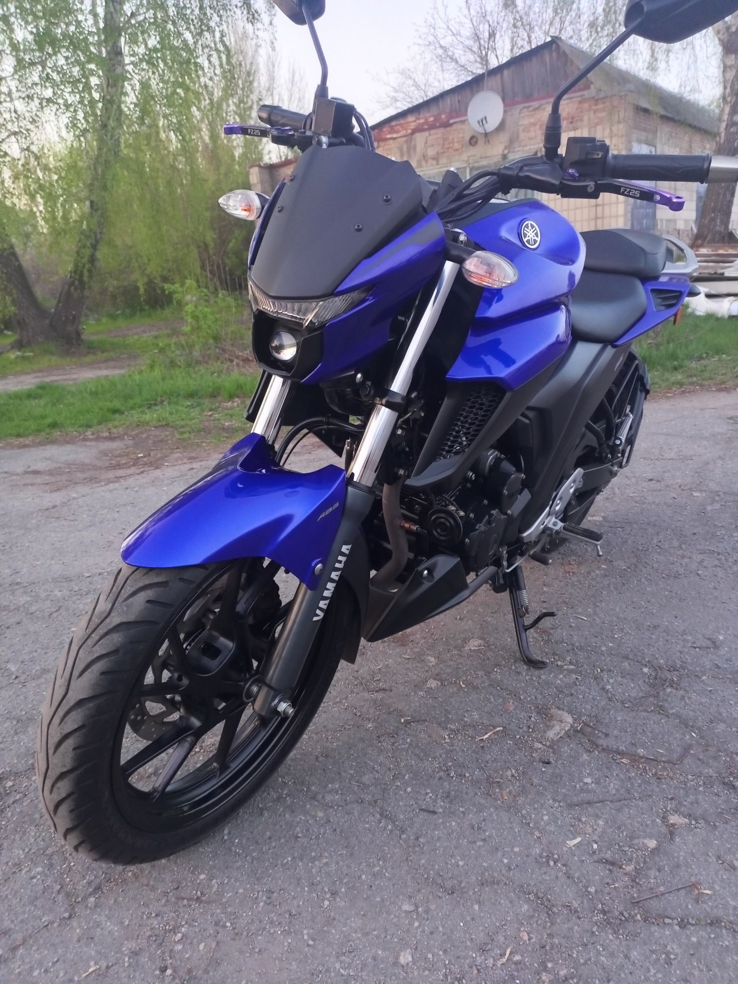 Продам  Мотоцикл Yamaha FZ-25