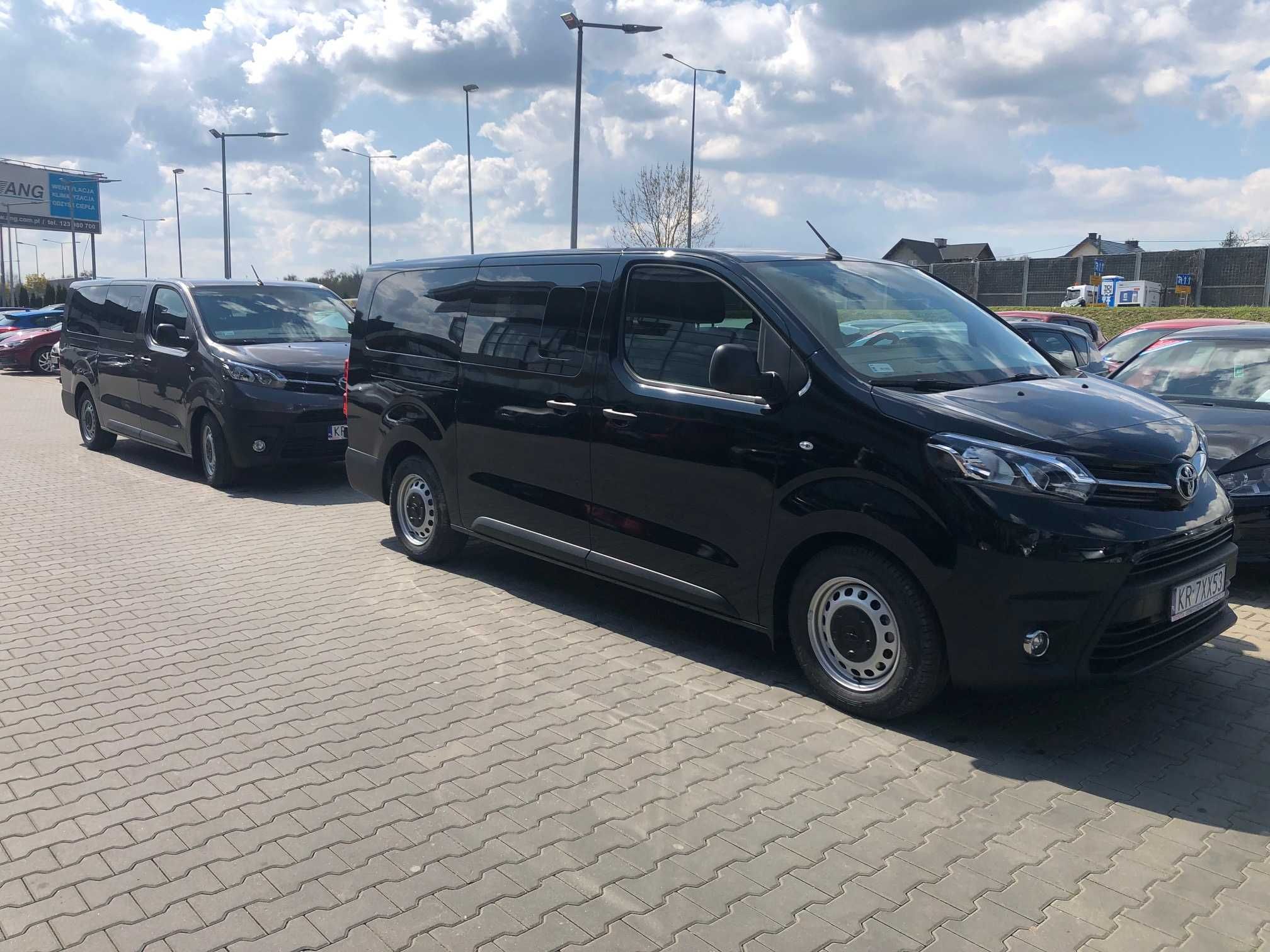 Wynajem busa, 9 osobowy Toyota PROACE Bus 9 osób