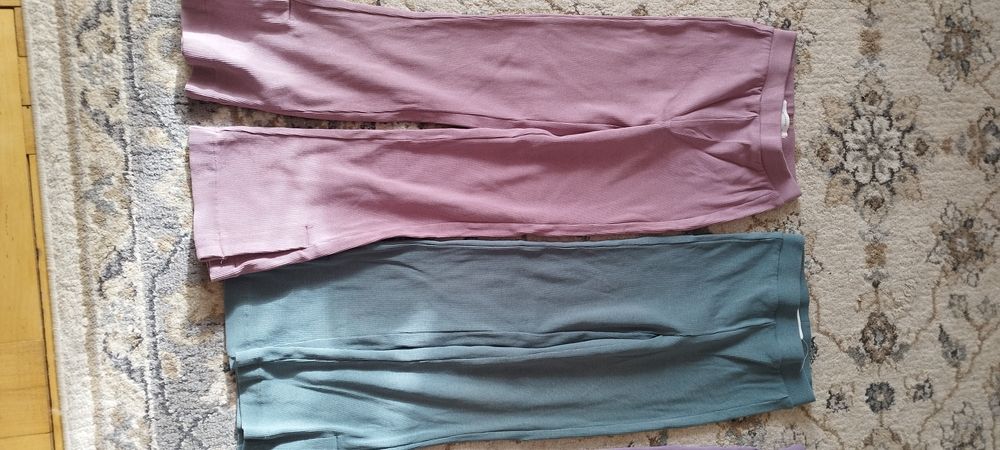 Bluzki, spodnie, bluzy, legginsy na dziewczynkę 128