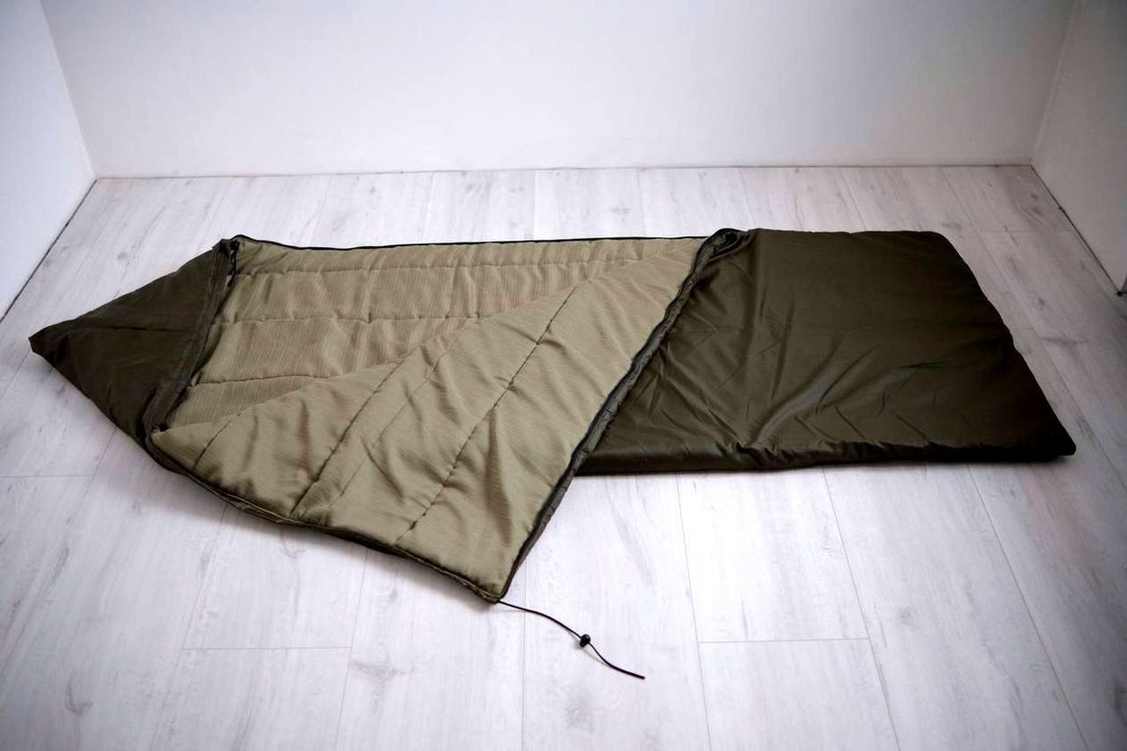 Теплий та зручний: спальний мішок для військових