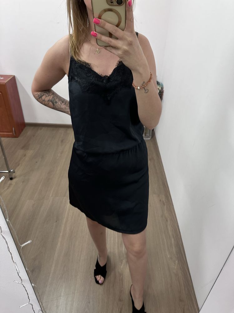 Czarna sukienka black swan