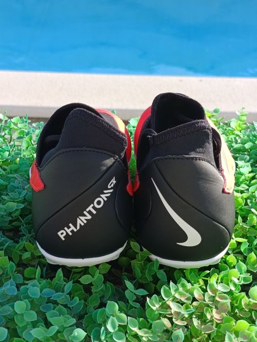 Chuteira Nike Phantom GX