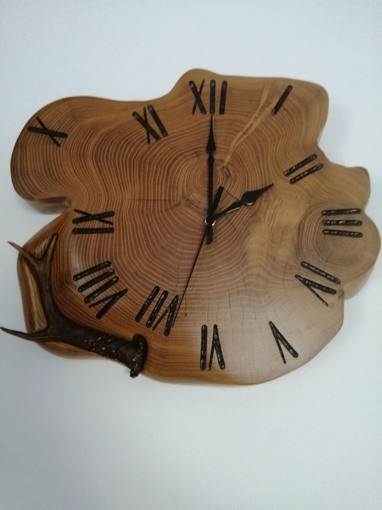 Zegar drewniany z porożem handmade