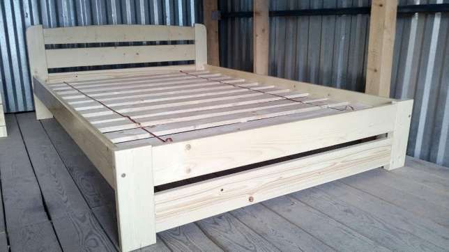 Ліжко Європа з масиву дерева сосна. Посилені ламелі .Суцільна дошка