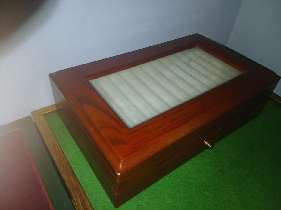Expositor caixa madeira para caneta  por 40 €