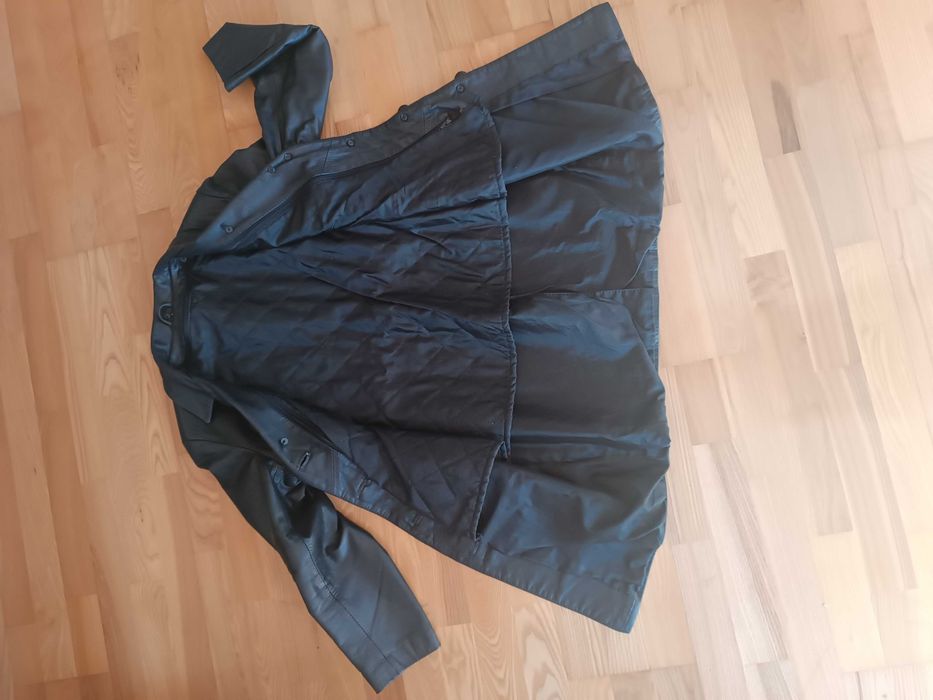 Damski płaszcz skórzany z podpinką i futrzanym kołnierzem