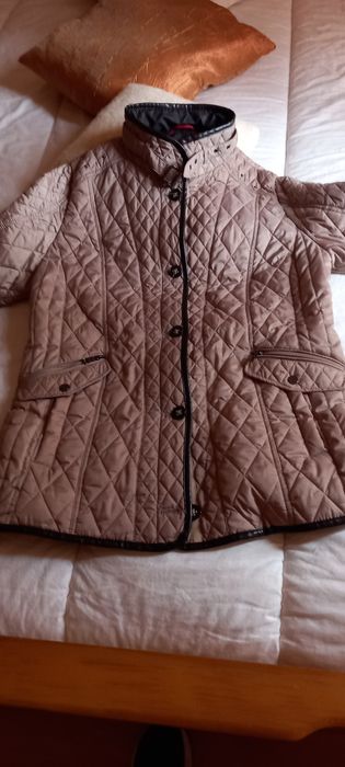 Parka de senhora. Se comprar outra do anúncio faço 20€ cada