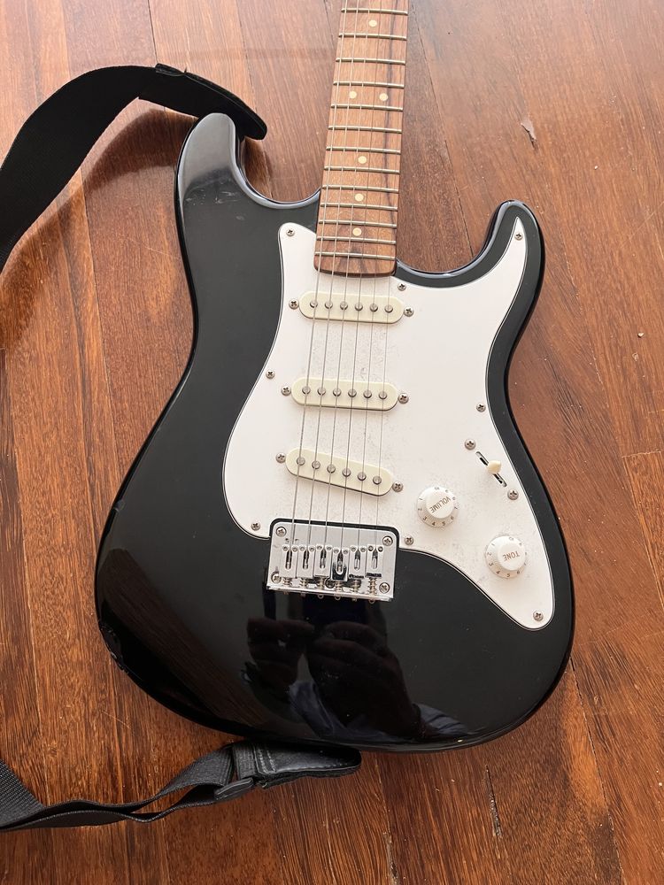 Squier Mini Stratocaster 3/4 Size, Black - usada