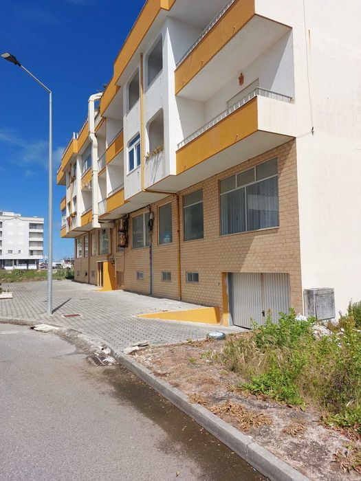 Garagem fechada em predio na Praia da Vagueira