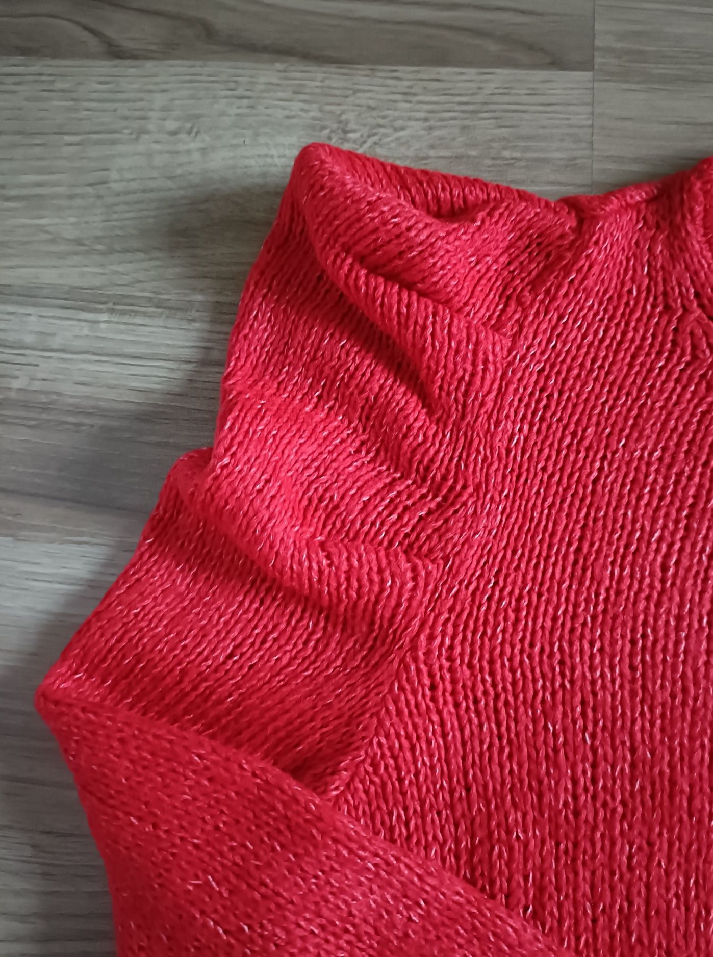 Sweter damski elegancki czerwony ns na święta z bufkami George S M