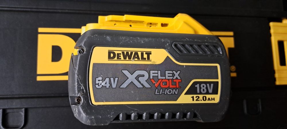 Dewalt 12 ah akumulator (uszkodzony)