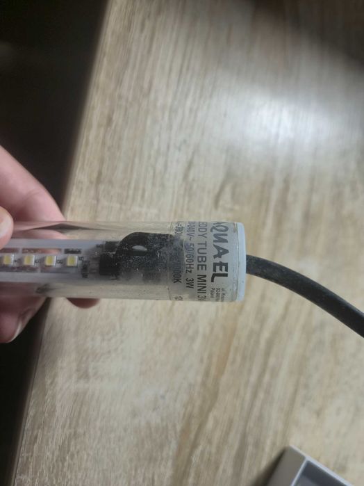 Sprzedam akwarium 15 l z klapą i lampą led