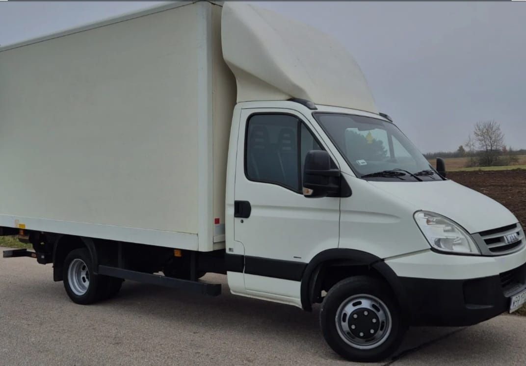 Transport Przeprowadzki utylizacja Mebl Auto z Windą Auto z Windą i