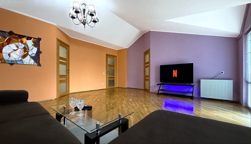 Велика 4 кім Квартира на Площі Ринок