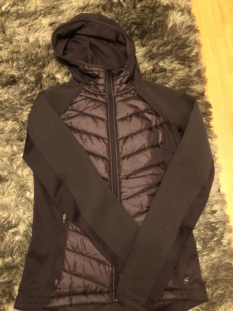 Жіноча куртка , вітровка H&M