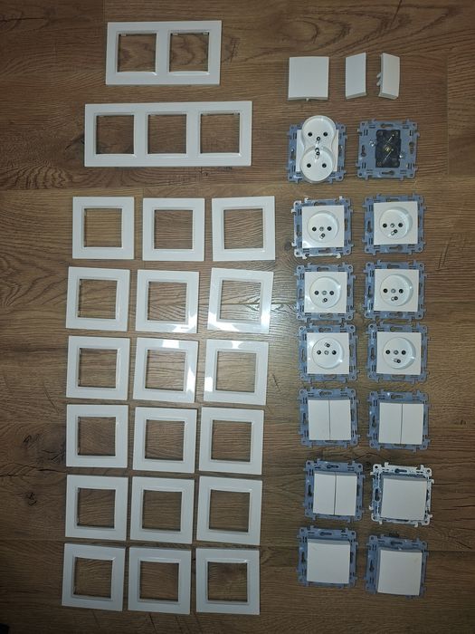 Zestaw Simon 10 łączniki, gniazda, ramki