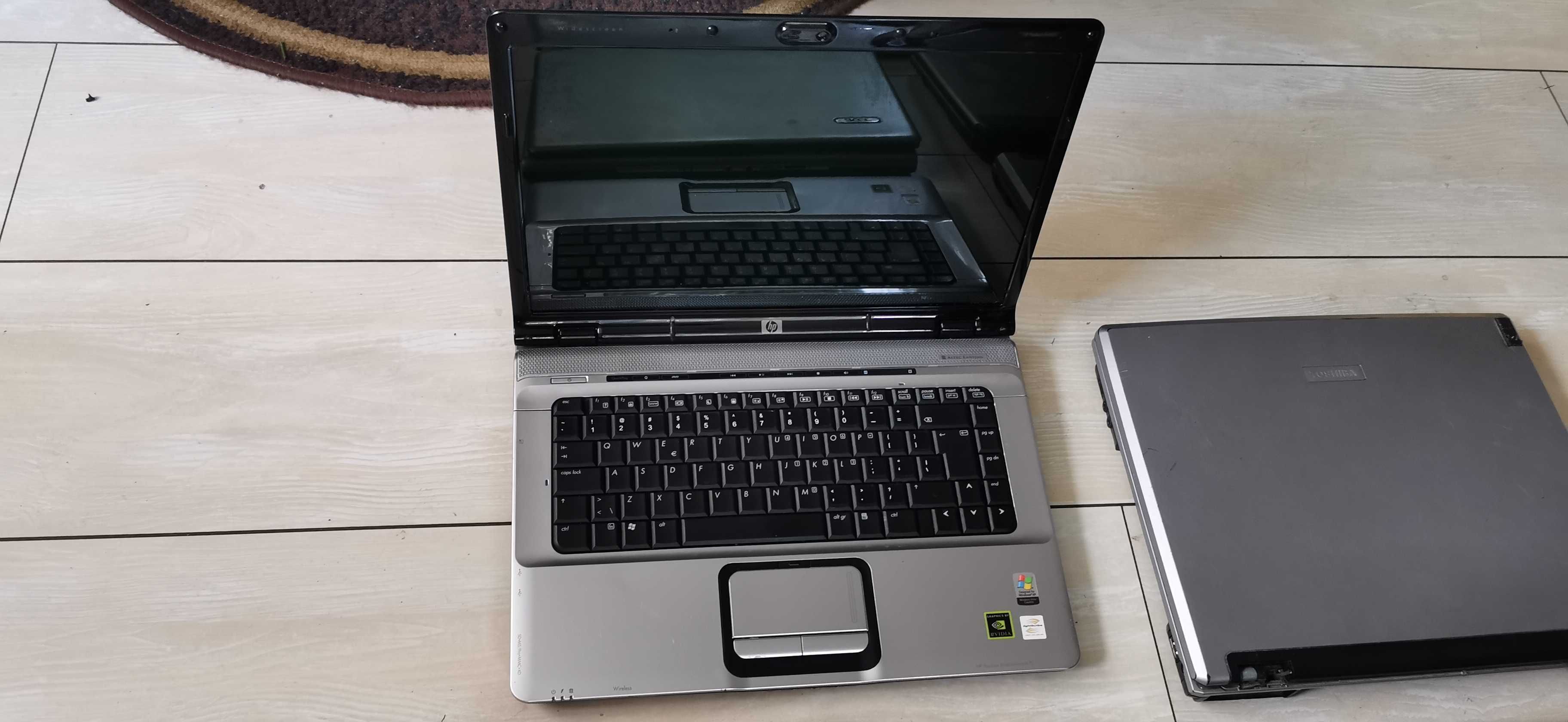 Sprzedam 5 laptopów uszkodzonych