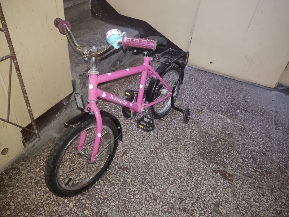 Rowerek dziecięcy z kulkami bocznymi