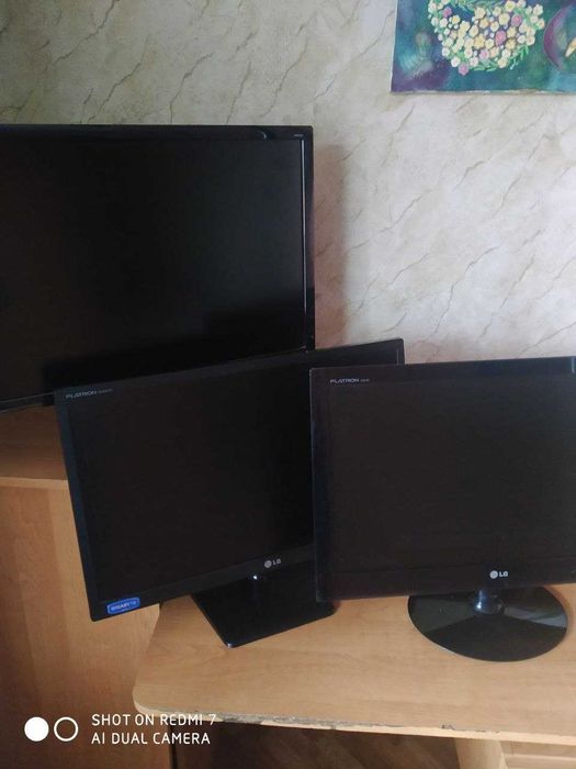 Монітор LG 24 дюймів Full HD.