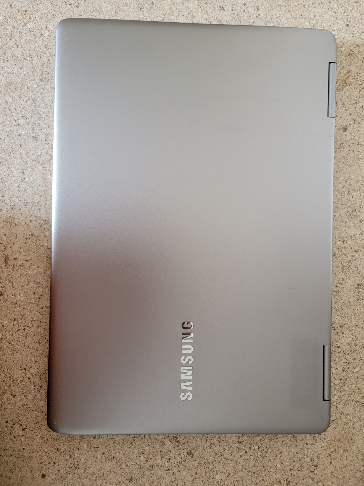 Samsung NP940X5N Intel i7-8550U 1,8 ГГц 16 ГБ 256 ГБ Radeon500 15"