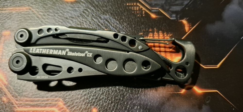 Multitool Leatherman Skeletool CX - Onyx