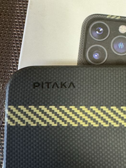 Продам чехол PITAKA на iPhone 15 Pro max оригинал