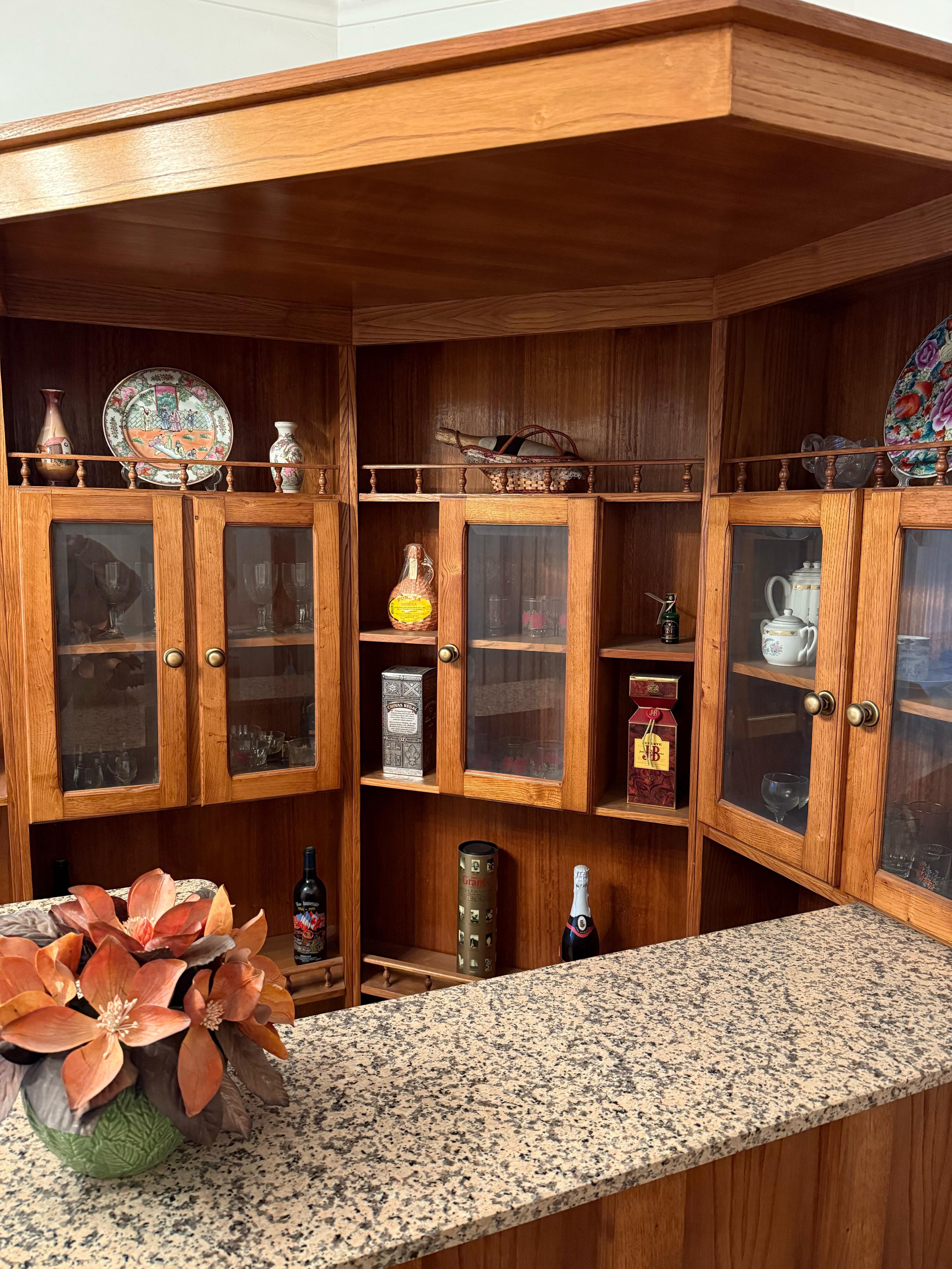 Bar de sala em madeira