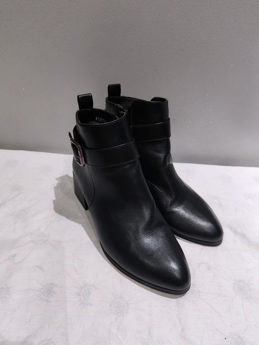 Czarne półbuty jazzówki botki sznurowane na obcasie rozmiar 38