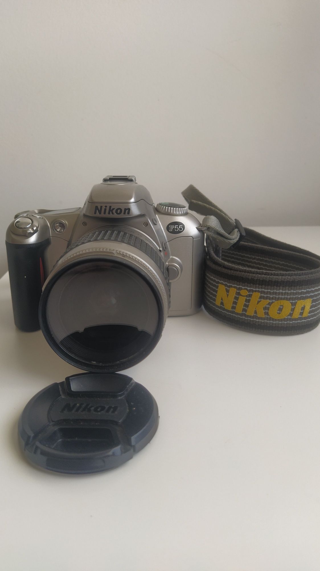 Máquina fotográfica Nikon - F55