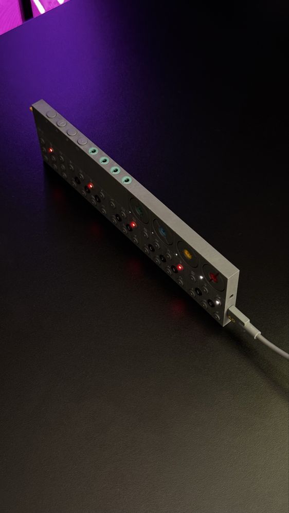 Грувбокс Teenage Engineering OP-Z + Line Module
