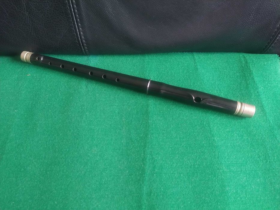 Antiga flauta transversal de marcha, ou de tambor