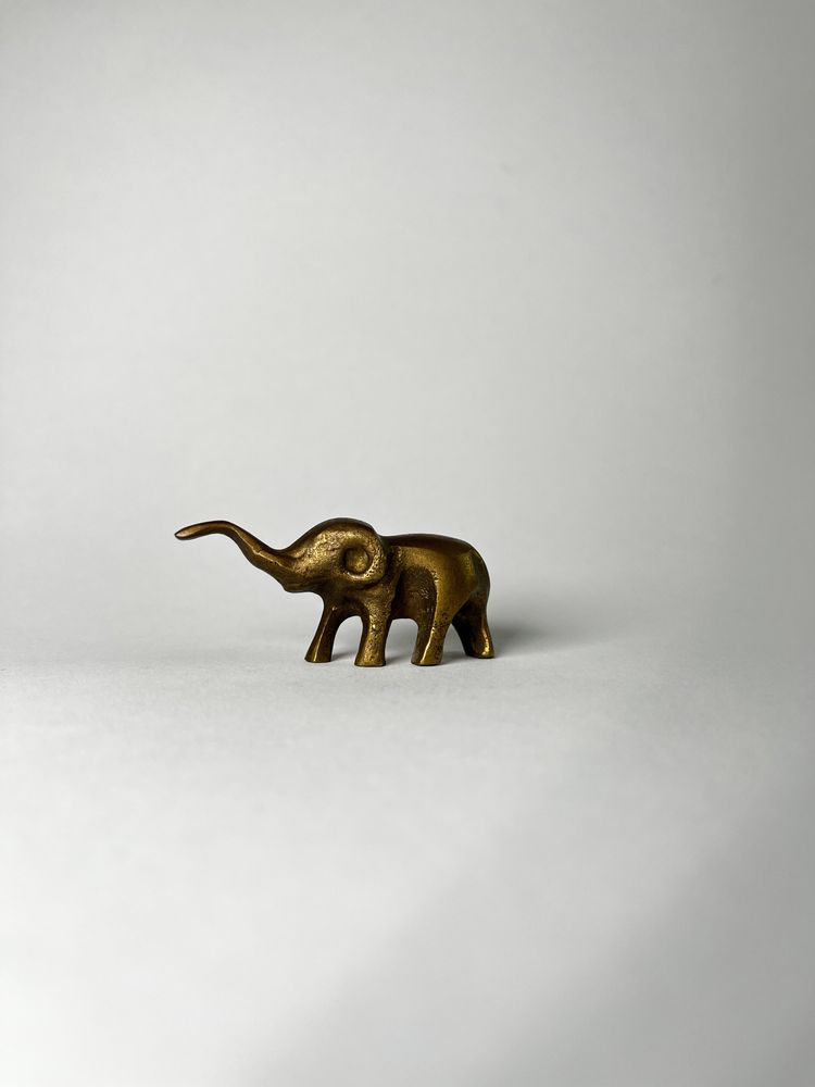 Figurka z mosiądzu słoń