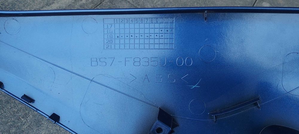 Boczek owiewka osłona Yamaha YZF R3 plastik 2019- 2020 kierunkowskaz