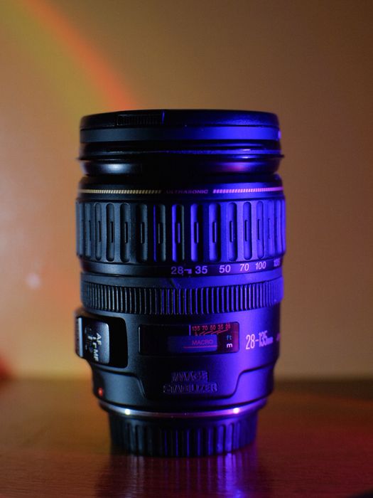 Обʼєктив Canon 28-135mm