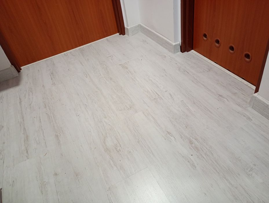 Montaż paneli podłogowych