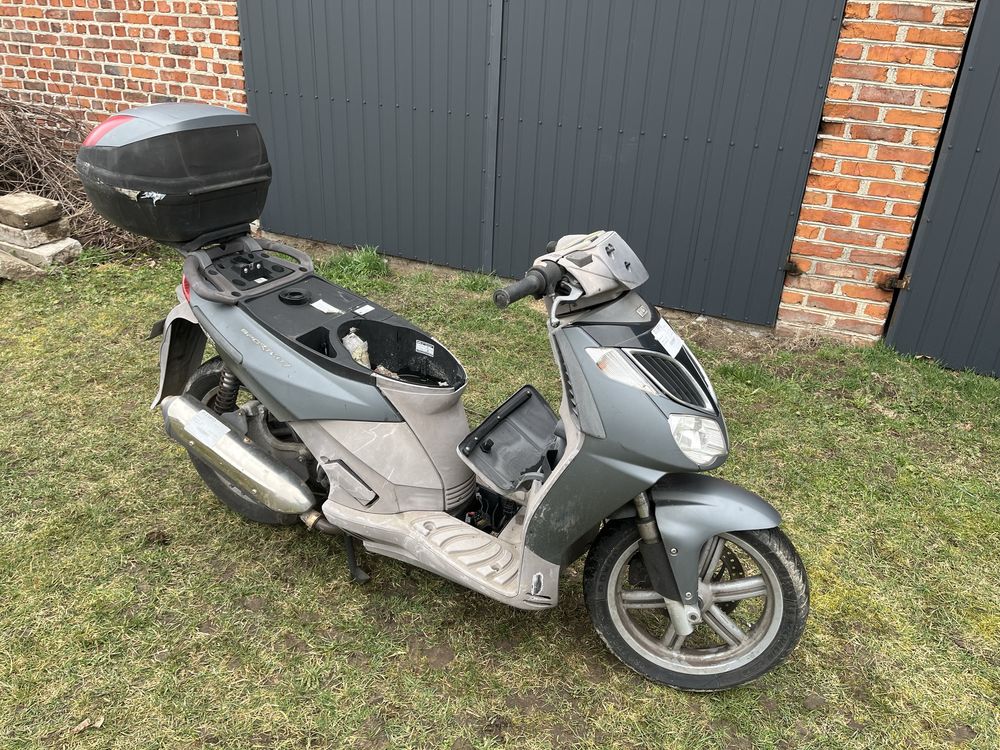 Aprilia Sportcity 125 200 dużo części czasza gaźnik silnik lagi linka