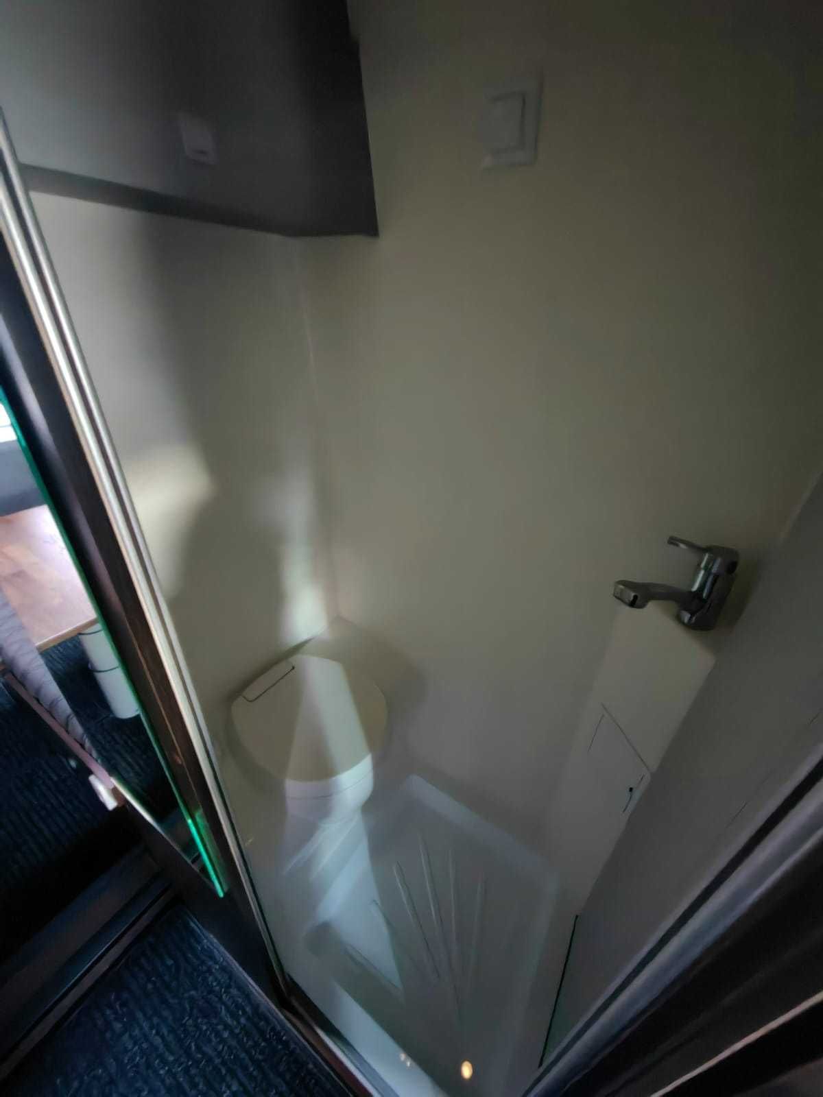 Wynajem Campervan Fiat Ducato Kamper 4 osobowy 2 łóżka osobne Isofix