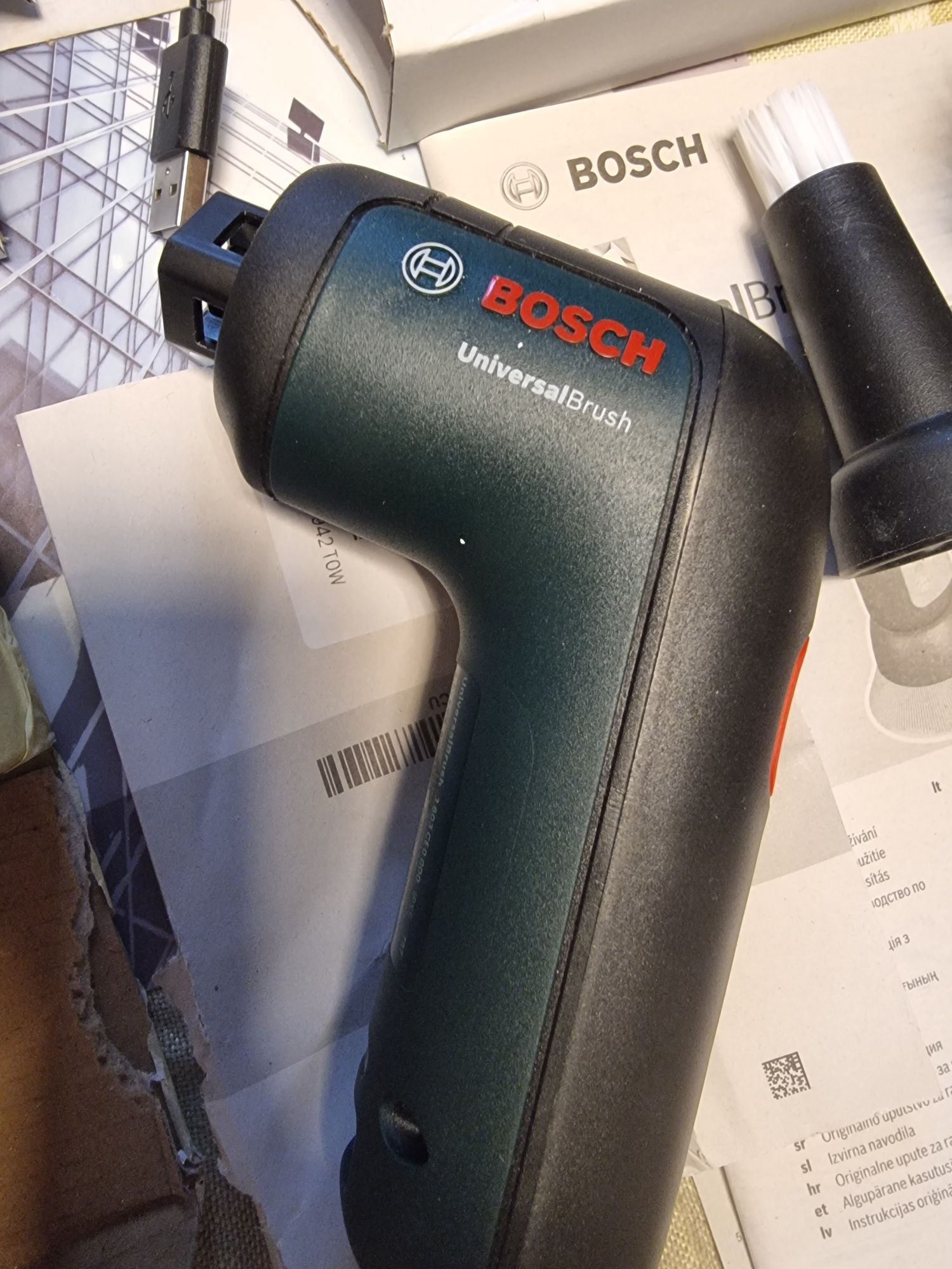 Szczotka akumulatorowa Bosch universalbrush 3,6V