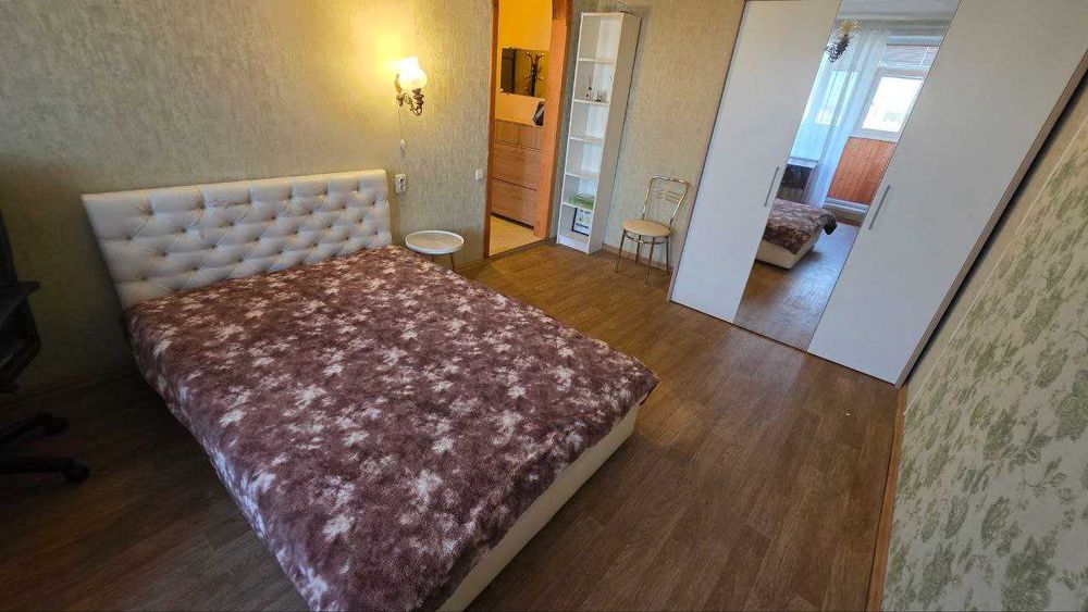 продам  1 ку  м. Перемоги 3 хвилинки