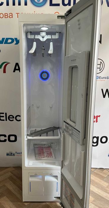 Парова шафа LG Styler Black — стильний догляд за вашим одягом