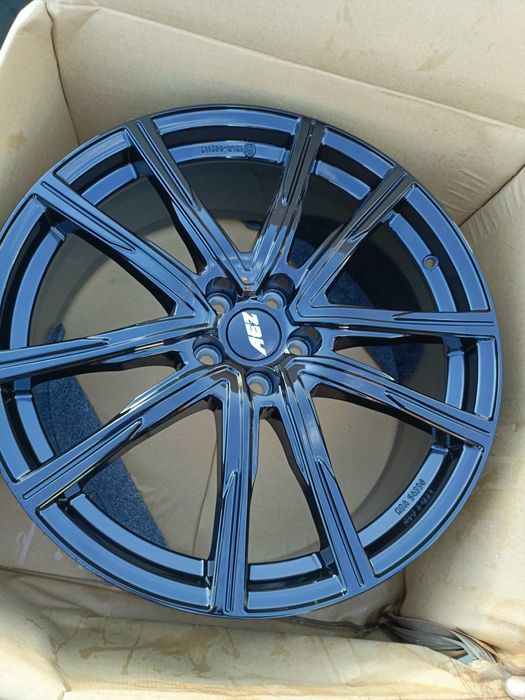 Nowe felgi aluminiowe AEZ 8jx20 5x108 et49,5 Ford Volvo