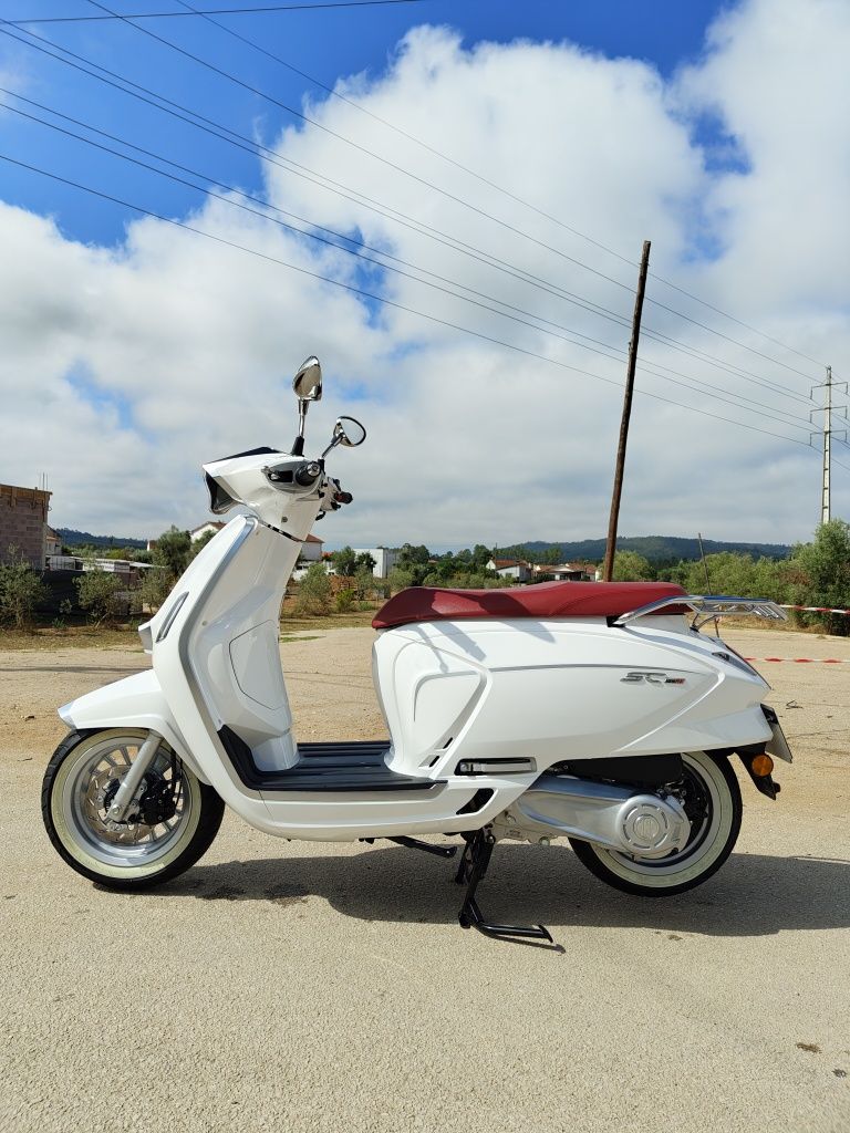 Vendo Morbidelli SC125RE 1300 km, com Garantia até 2027