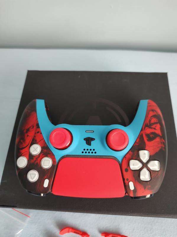 Pad PS5 przerobiony przez aimcontrolers