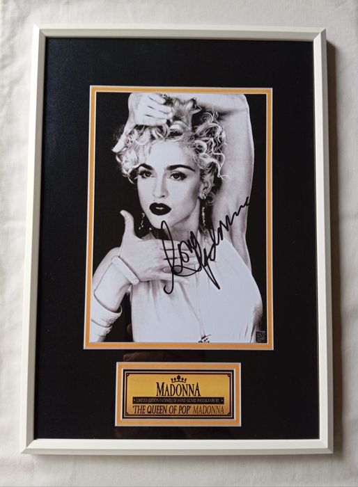 Moldura Madonna B&W com Autógrafo (A4)