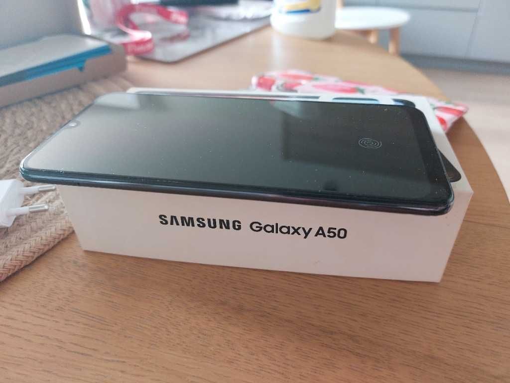 Samsung a50 na gwarancji stan bdb jak nowy