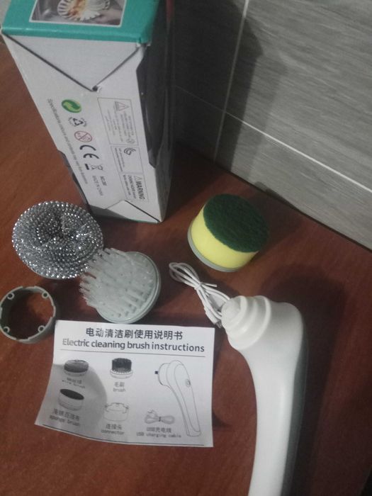 Щітка акумуляторна для чищення посуду
