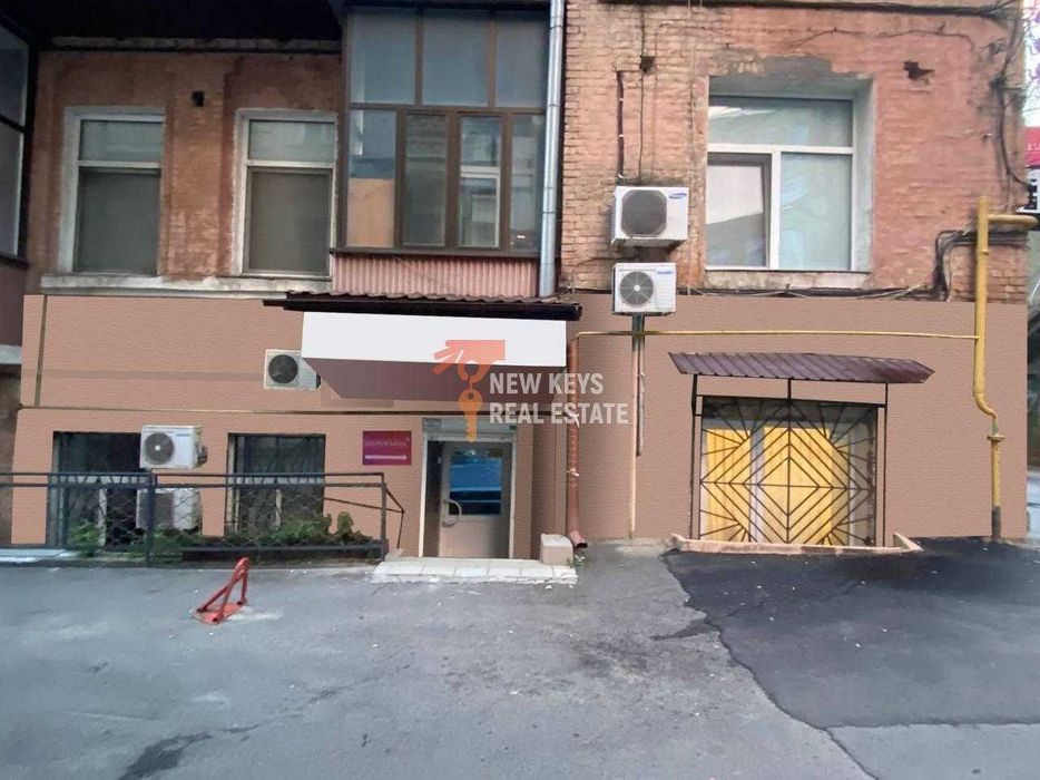 Михайлівська 22Б під магазин шоурум вільне призначення