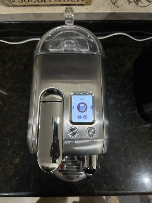 Máquina Nespresso Creatista Plus Stainless Steel