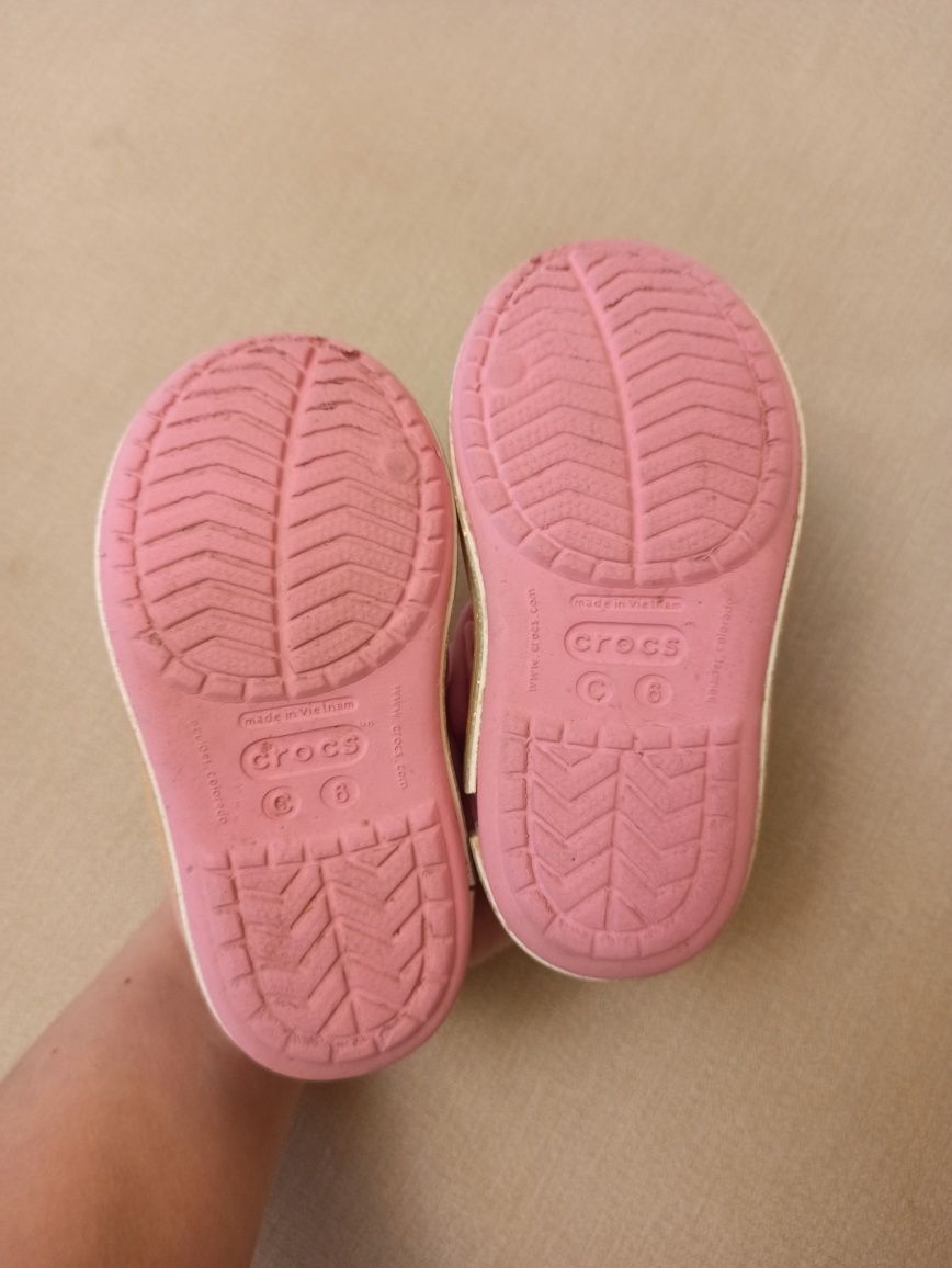 Crocs с6 рожеві з веселкою